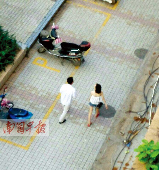 酒托女用軟件“釣”男子來消費(fèi) 記者采訪手機(jī)被砸