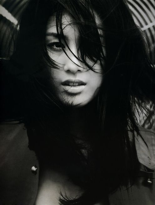 娛樂(lè)是個(gè)修行圈：圖揭純情少女蛻變性感女神