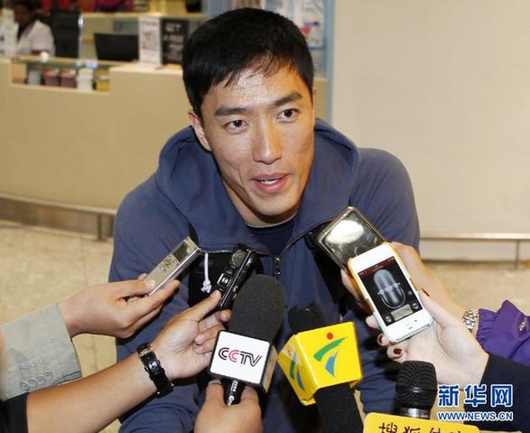 劉翔抵達(dá)倫敦 備戰(zhàn)奧運(yùn)