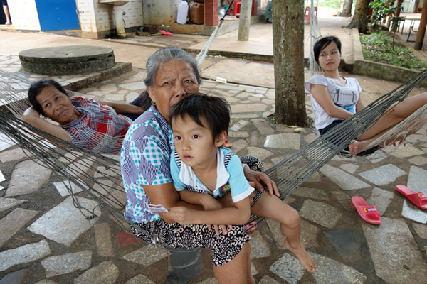 海南文明生態(tài)村巡禮之二——特色道路助推農(nóng)民致富
