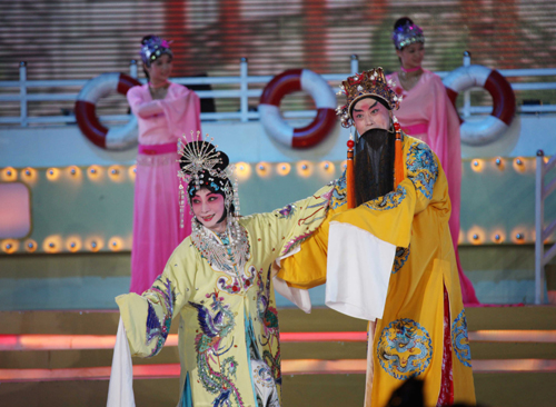 兩岸明星獻(xiàn)藝“中華情·海峽緣”綜藝晚會(huì)