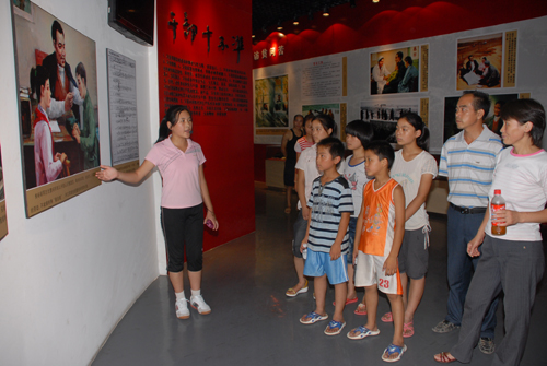 河南蘭考青少年暑期學習焦裕祿精神