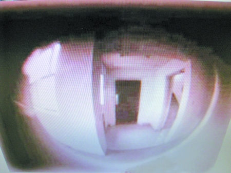 “反貓眼偷窺鏡”網(wǎng)上熱賣 律師認(rèn)為應(yīng)禁售[圖]