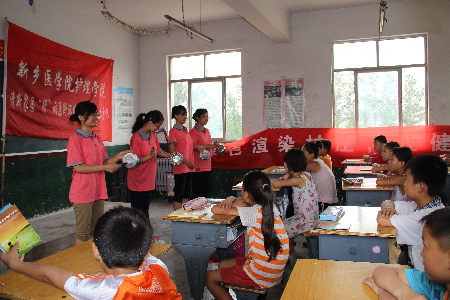 “綠”動環(huán)保走俏農(nóng)鄉(xiāng)校園（圖）