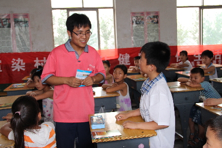 “綠”動環(huán)保走俏農(nóng)鄉(xiāng)校園（圖）