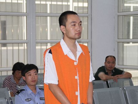 一男子冒充招辦人員詐騙高考學生百余萬獲刑12年