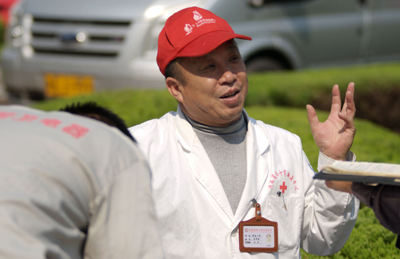 采血隊(duì)中的“獻(xiàn)血狀元”