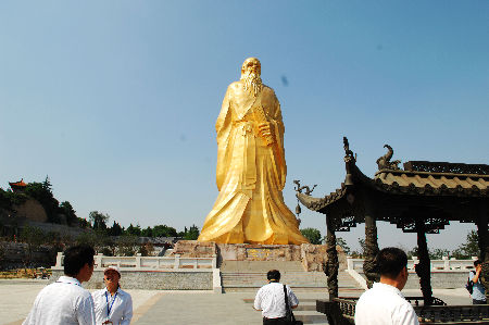第十一屆“網(wǎng)上看河南”走進函谷關(guān)（組圖）