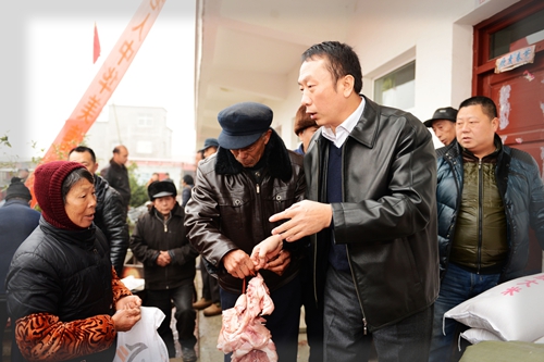 報恩的農(nóng)民工：700名孤寡老人共同的“兒子”