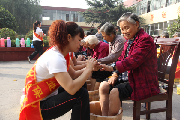 禹州愛心企業一休堂保健九九重陽獻愛心為老人服務