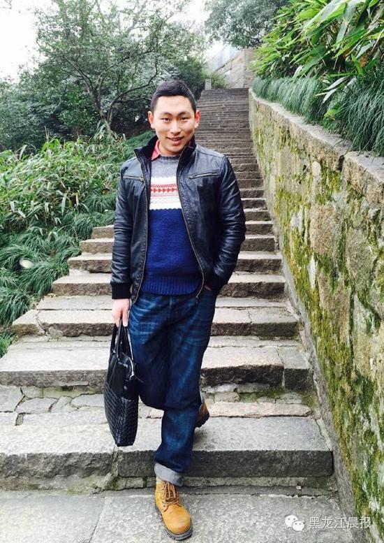 黑龍江大學90后男神導員 曬學生作品火爆朋友圈(圖)