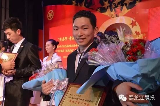 黑龍江大學90后男神導員 曬學生作品火爆朋友圈(圖)