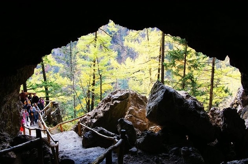 鏡泊湖世界地質公園與意大利馬東尼世界地質公園締結姊妹公園