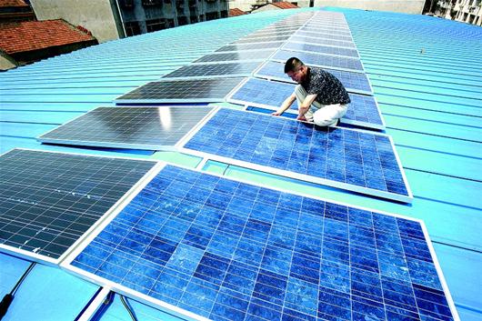 咸寧一鄉村能人屋頂建“電廠”