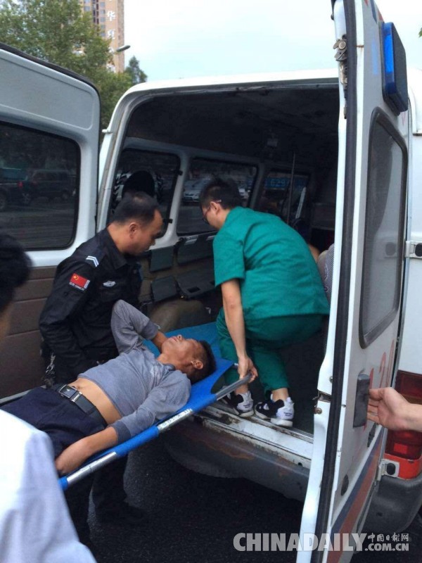 守衛(wèi)在城市每個角落 記派出所巡邏隊員的一天