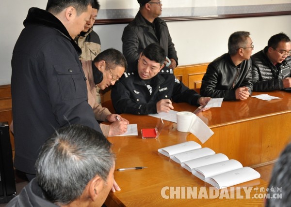 湖北省十堰市茅箭警方為民工討回工資近50萬(wàn)元
