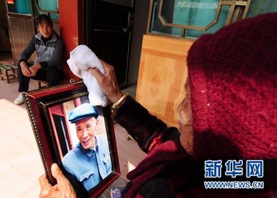 學習楊善洲精神：堅守共產黨人的精神高地