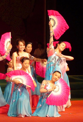 紅心向黨 校園放歌（組圖）