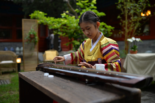 京城首次少兒古琴音樂會亮相大覺寺