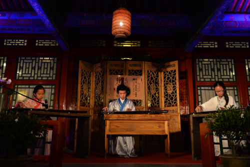 京城首次少兒古琴音樂(lè)會(huì)亮相大覺(jué)寺