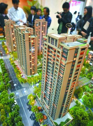 各行業年終獎盤點:有的發奔馳車 有的發衛生巾