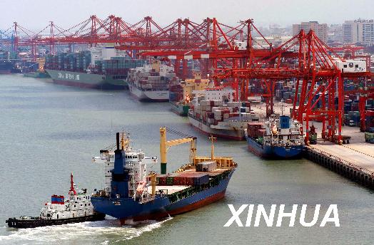 海關總署:一月進出口同比增近44% 貿易順差減少53%