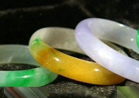 揭秘：爛石頭變翡翠的神奇過程