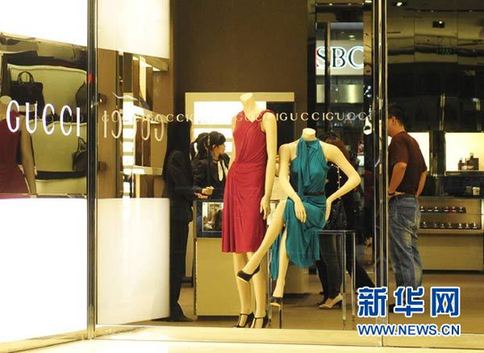 國際名牌為何在中國常耍“大牌”?