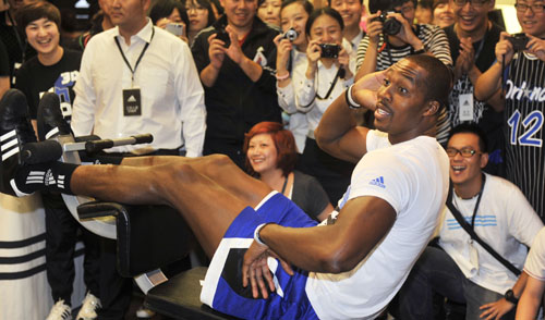 籃球——NBA球員霍華德登陸長春與球迷互動(dòng)