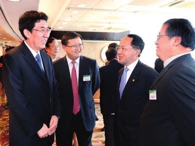 巴音朝魯會(huì)見吉港青年交流促進(jìn)會(huì)負(fù)責(zé)人、工商界人士