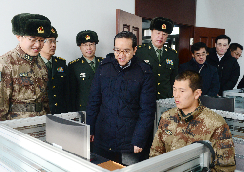 蔣超良到武警吉林省總隊直屬支隊、省軍區(qū)直屬營走訪慰問