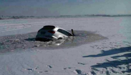牛頭山水庫一越野車墜冰窟 車內3人跳窗逃生
