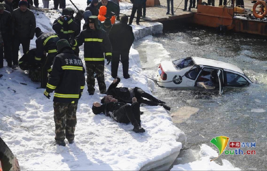 吉林一轎車墜入松花江 車內情侶相擁溺水死亡