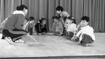 幼兒園“小學(xué)化” 是學(xué)校想教 還是家長(zhǎng)要求？