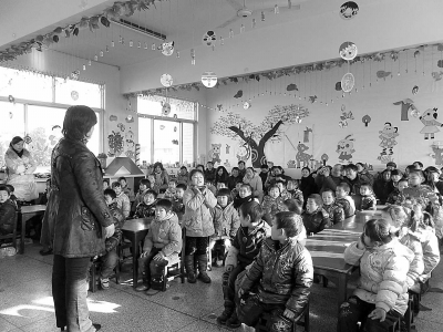 幼兒園“小學(xué)化” 是學(xué)校想教 還是家長(zhǎng)要求？