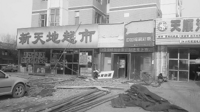 大風刮掉維多利亞小區墻皮 兩名年輕工人被砸傷