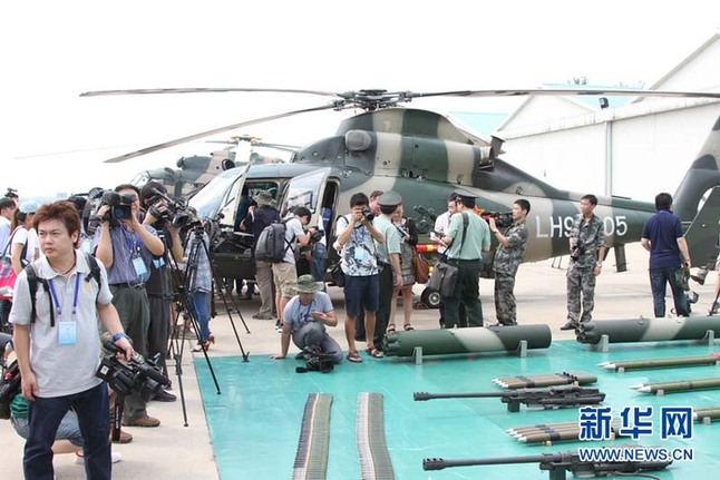 全軍第一支武裝直升機部隊向中外媒體開放