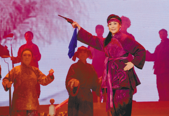 沈陽市舉行喜迎十八大專題文藝晚會(huì)