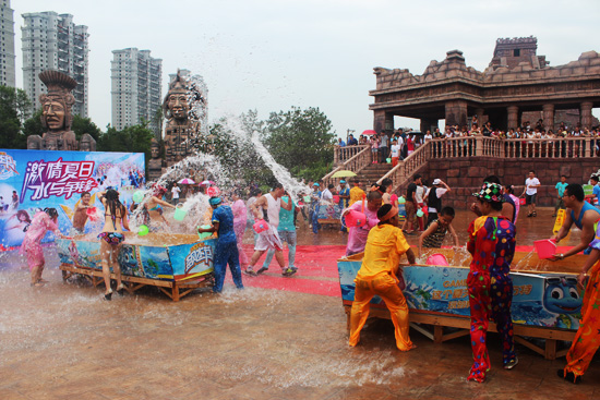 沈陽方特飆水節(jié)暨歌王挑戰(zhàn)賽震撼亮相