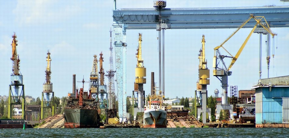 帝國(guó)的衰落：曾造出遼寧艦的造船廠如今雜草叢生