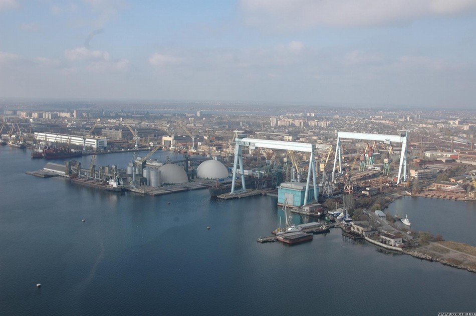 帝國(guó)的衰落：曾造出遼寧艦的造船廠如今雜草叢生