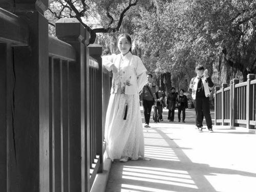 遼寧大學“漢服萌妹”網絡走紅