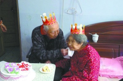 看遼寧5對百歲夫妻“長相守”秘訣（圖）