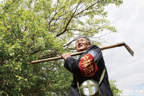 阜新：守林50余載 白發換來青山（圖）