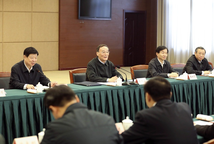 組圖：習(xí)近平等到第二批黨的群眾路線教育實(shí)踐活動聯(lián)系點(diǎn)調(diào)研指導(dǎo)工作