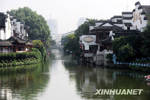 槳聲燈影新秦淮