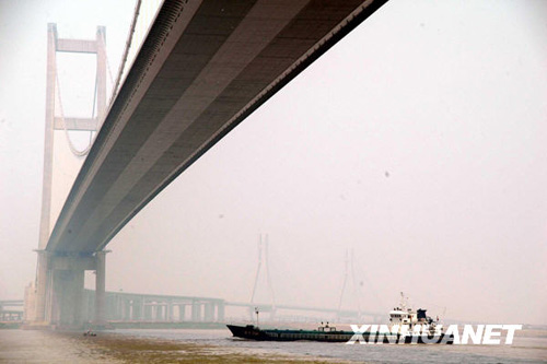長江天塹隔不斷 千里江蘇一日還