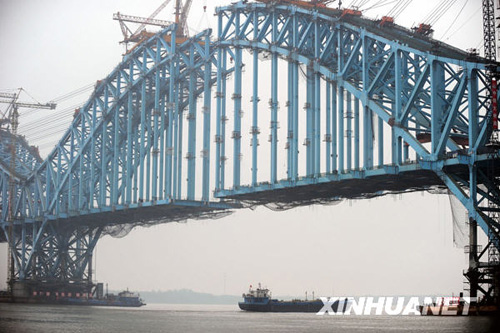 長江天塹隔不斷 千里江蘇一日還