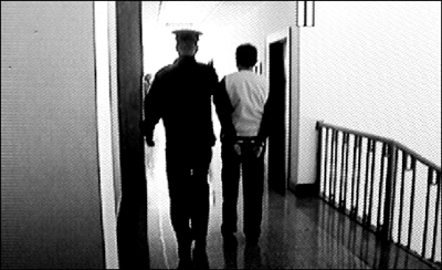 四川民警酒后槍殺保安 庭審辯稱“槍走火”