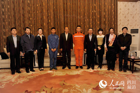 記者講述四川藏區一線電力工人背后故事 觀眾感動流淚